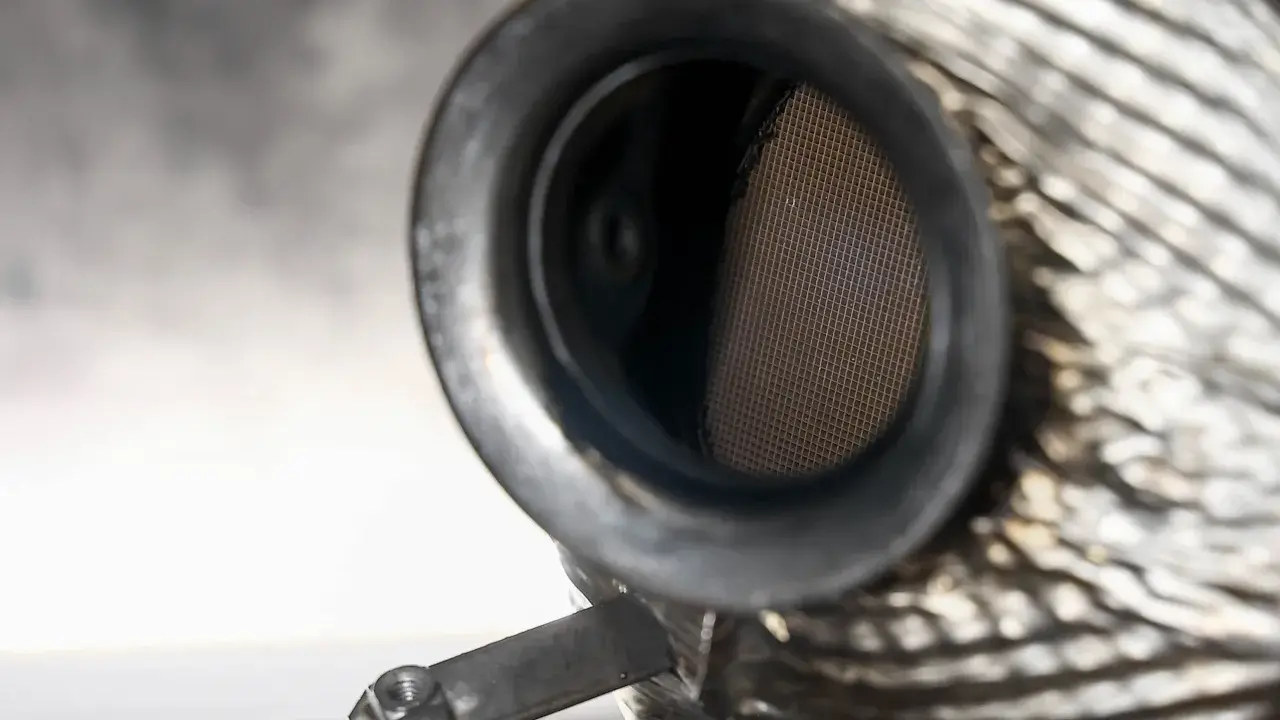Dymienie po DPF? Rozwiąż problem i uniknij kar!