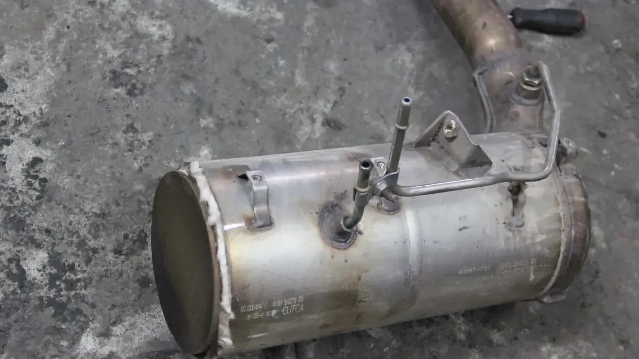 DPF: Co to jest, objawy i jak dbać? Uniknij kosztów!
