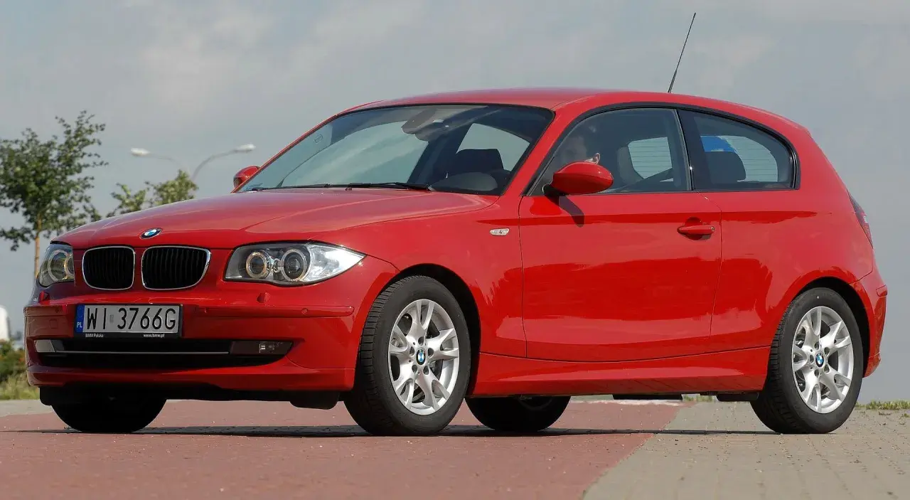 BMW Serii 1 benzyna: Który silnik wybrać? Ekspert radzi!