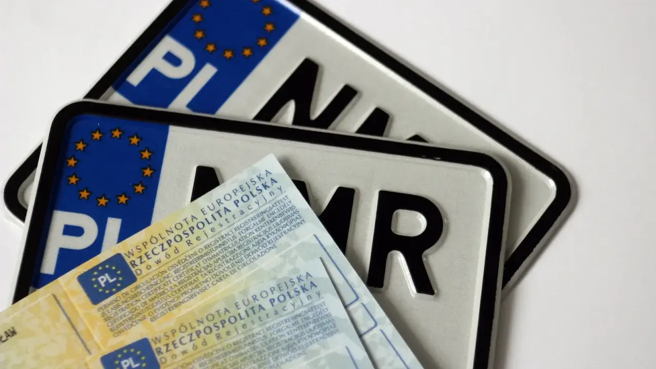 Rejestracja auta w Polsce: Poznaj pełne koszty i uniknij kar!