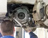 Ile trwa wymiana sprzęgła? Czas, koszty i co zapytać mechanika?