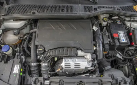 Opel Mokka: Silniki A/X i B który wybrać? Wady, zalety, awarie