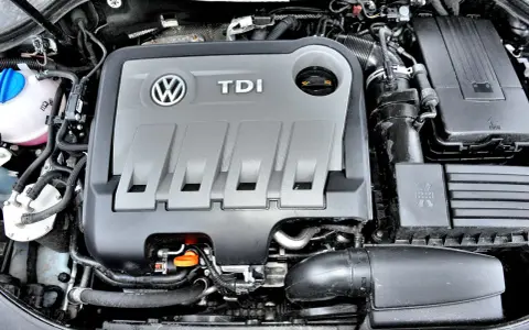 Passat B7: Jaki silnik wybrać? 2.0 TDI to pewniak, TSI uważaj!