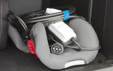 Ładowanie elektryka w domu: Jak zaoszczędzić do 40% na prądzie?
