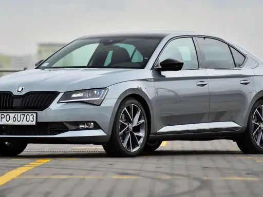 Skoda Superb: Jaki silnik wybrać? Twój portfel Ci podziękuje!