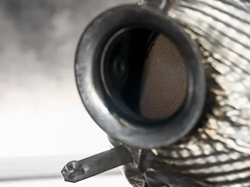 Dymienie po DPF? Rozwiąż problem i uniknij kar!