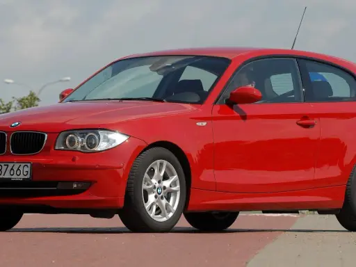 BMW Serii 1 benzyna: Który silnik wybrać? Ekspert radzi!