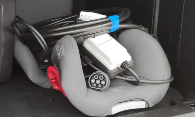 Ładowanie elektryka w domu: Jak zaoszczędzić do 40% na prądzie?
