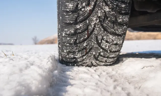 Ile lat można używać opony? Prawo, eksperci i Twoje bezpieczeństwo