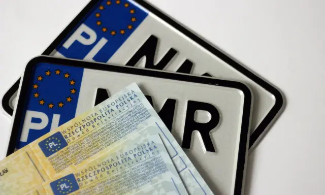 Rejestracja auta w Polsce: Poznaj pełne koszty i uniknij kar!