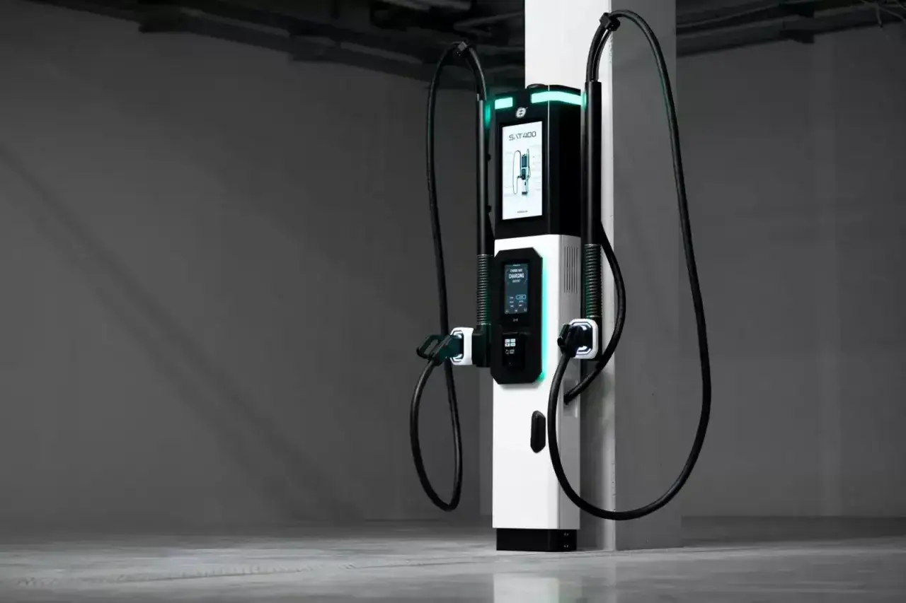 Publiczne stacje ładowania samochod&oacute;w elektrycznych
