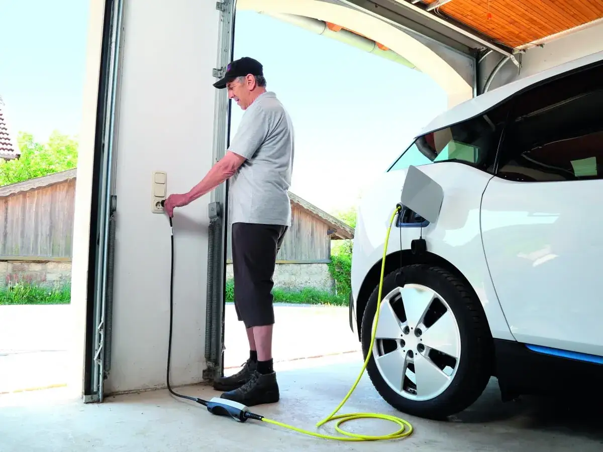 Ładowanie samochodu elektrycznego w domu