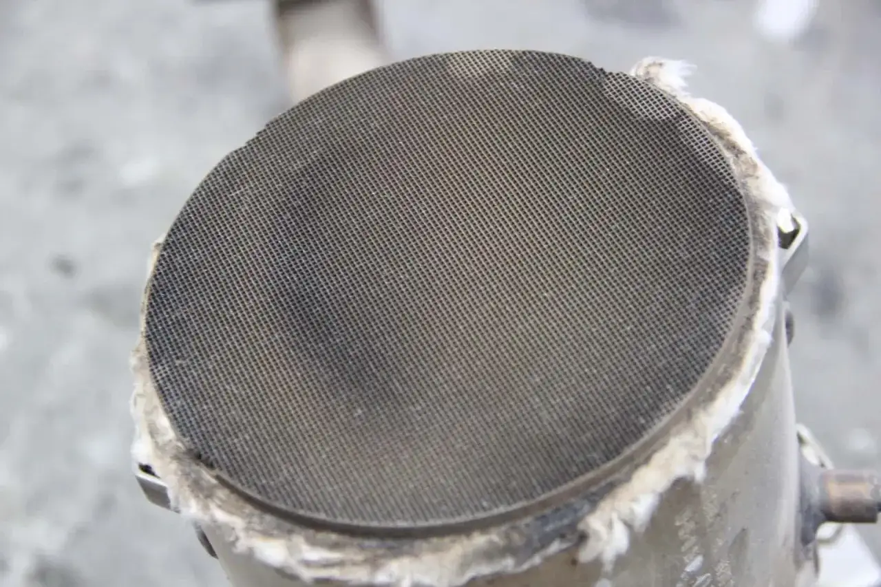 Domowe czyszczenie DPF preparatem